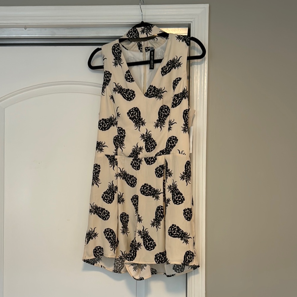 Design Lab Lord & Taylor Cream and Black Pineapple Romper - Picture 3 of 8